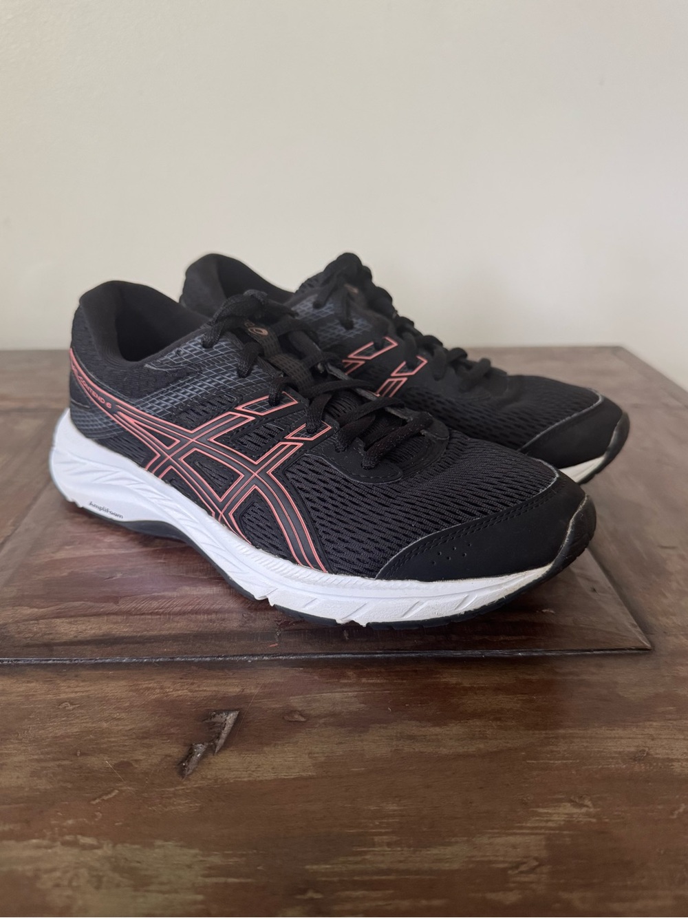 Asics Gel Content 6 running shoes black athletic sneakers women’s size 6.5